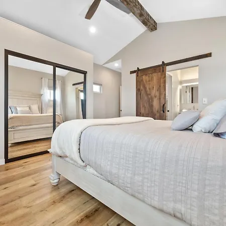A4609B- Sunset Cliffs Dream Apartment